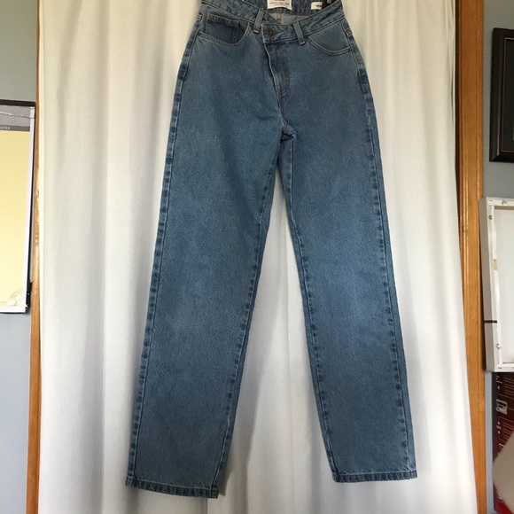 Cotton On Asymmetric Jeans - Picture 4 of 9